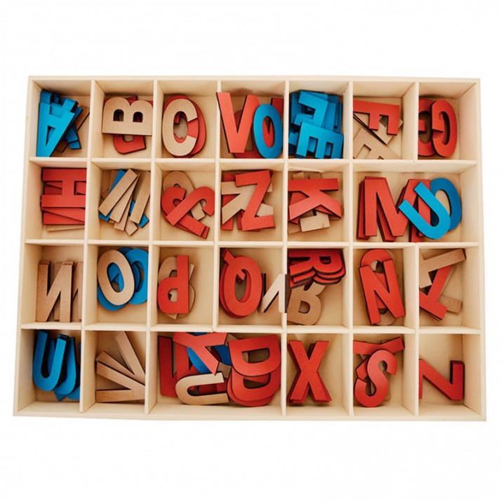 Alfabeto móvil en mayúscula con caja Montessori