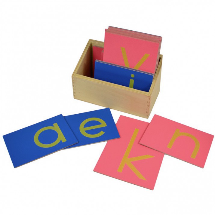 Alfabeto de lija mayúscula con caja Montessori